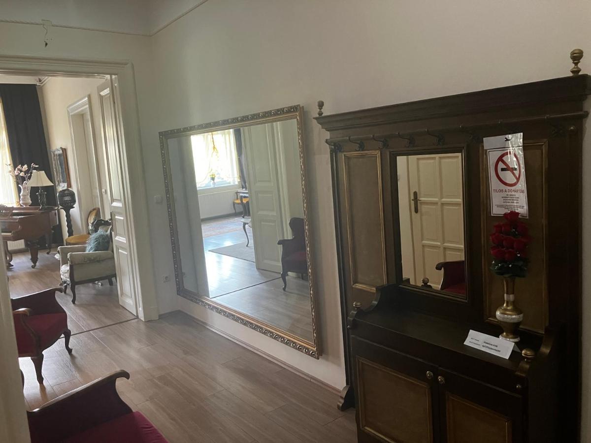 Logod Panorama Apartman Budapest Esterno foto
